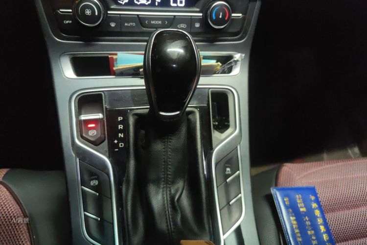GEELY Emgrand 2018 car image #16