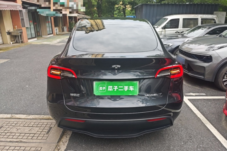 Tesla Model Y 2024 #4 Tesla Model Y 2024 immagine di auto #4