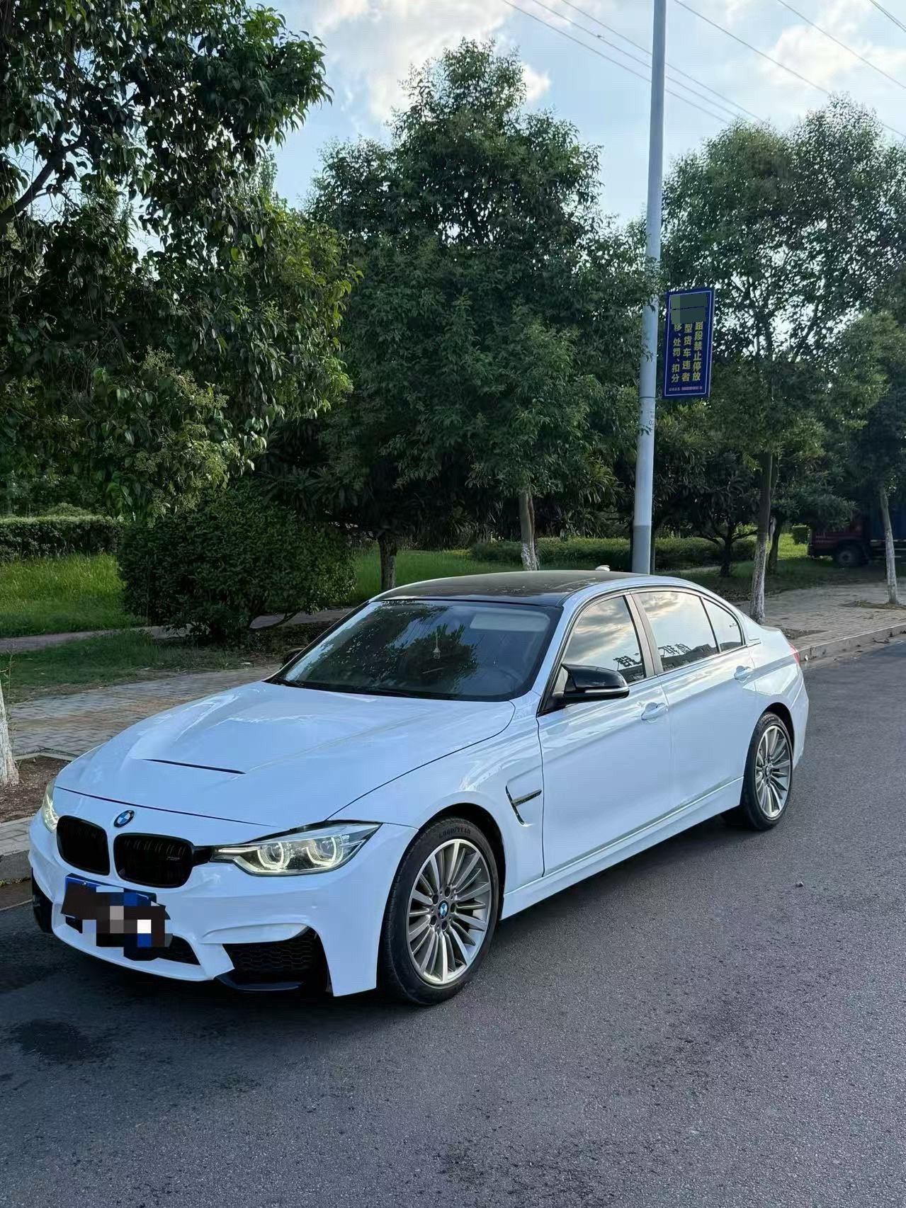 BMW 3 Series 2018 car image 