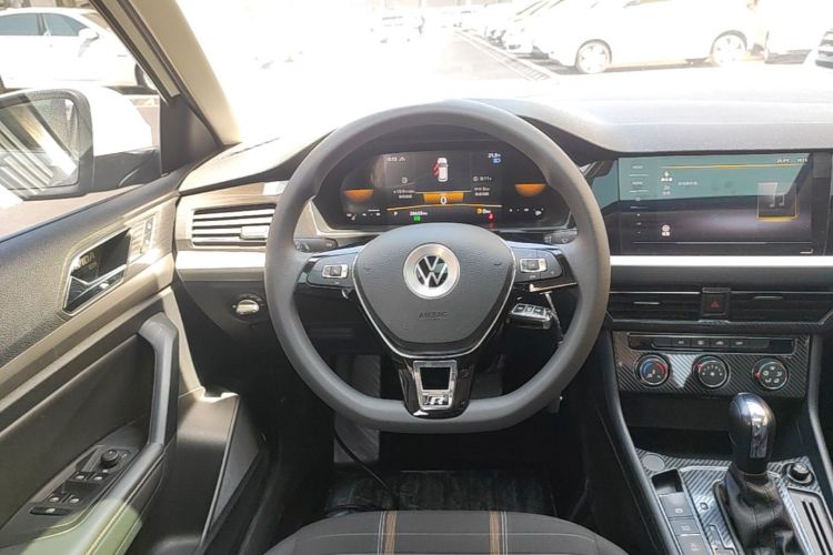 Volkswagen Lavida 2022 car image #11
