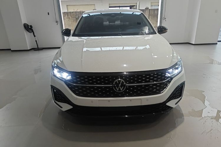 Volkswagen Lavida 2025 car image #3
