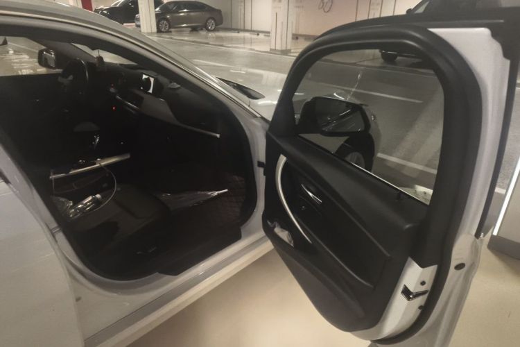 BMW 3 Series 2015 car image #27