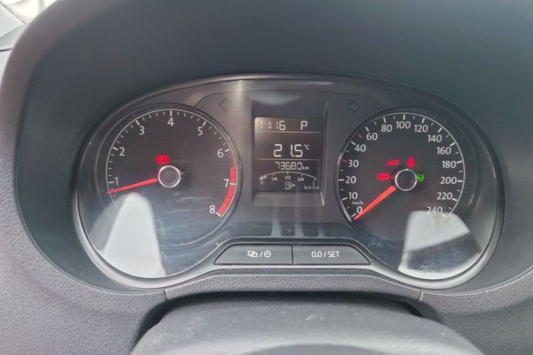 Volkswagen Polo 2017 car image #12