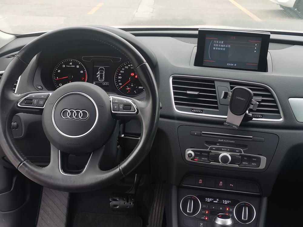 Audi Q3 2016 car image #6