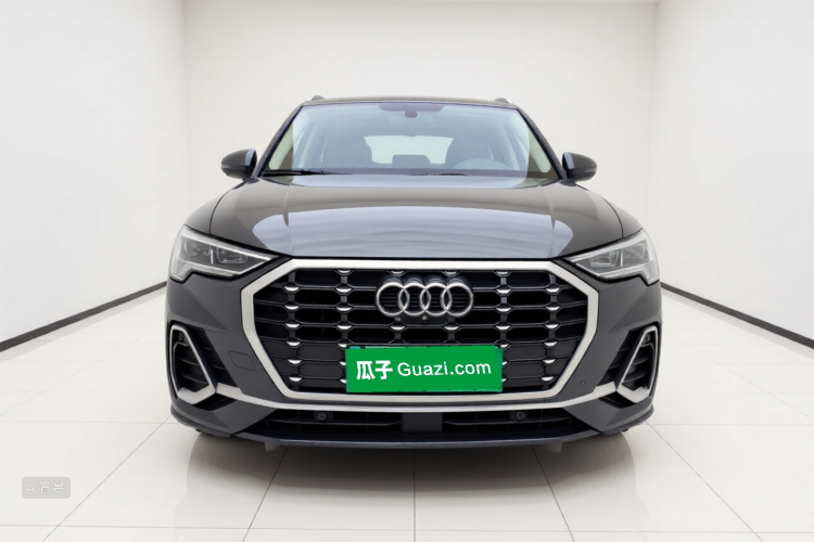 Audi Q3 2020 car image #3