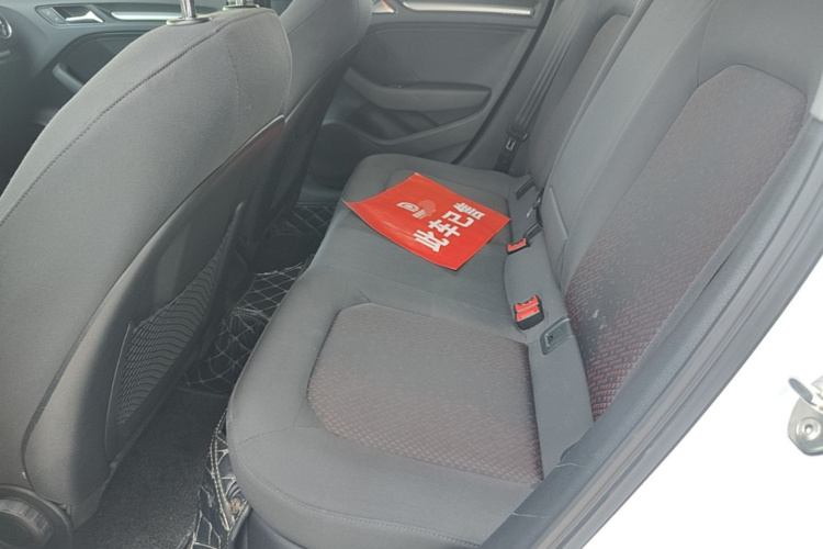 Audi A3 2019 car image #17
