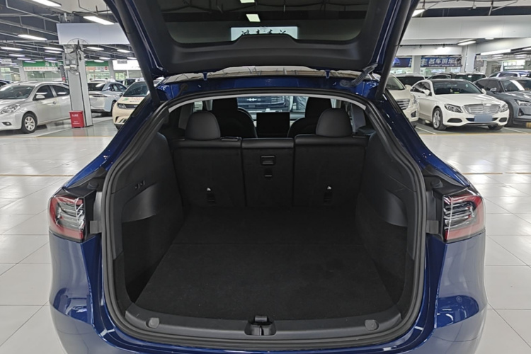 Tesla Model Y 2022 #19 Tesla Model Y 2022 car image #19