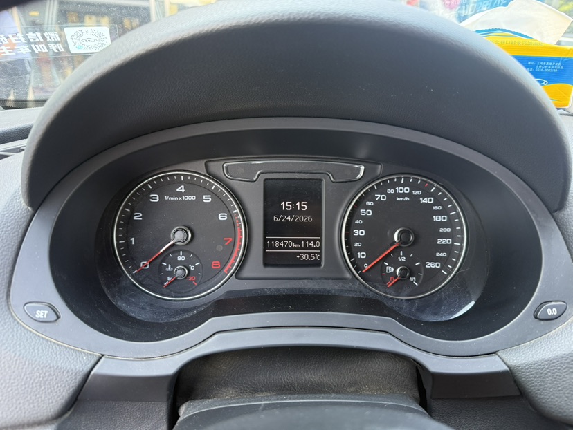 Audi Q3 2016 car image #3