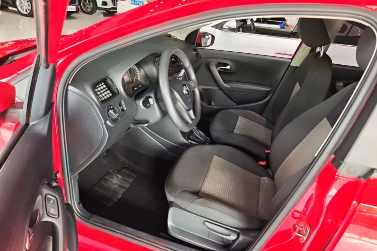Volkswagen Polo 2018 car image #15