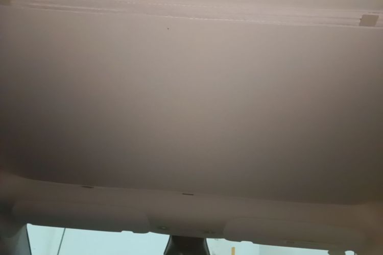 Tesla Model Y 2022 car image #18