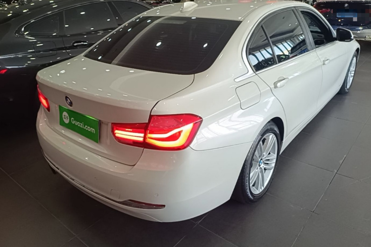BMW 3 Series 2017 #7 BMW 3 Series 2017 car image #7