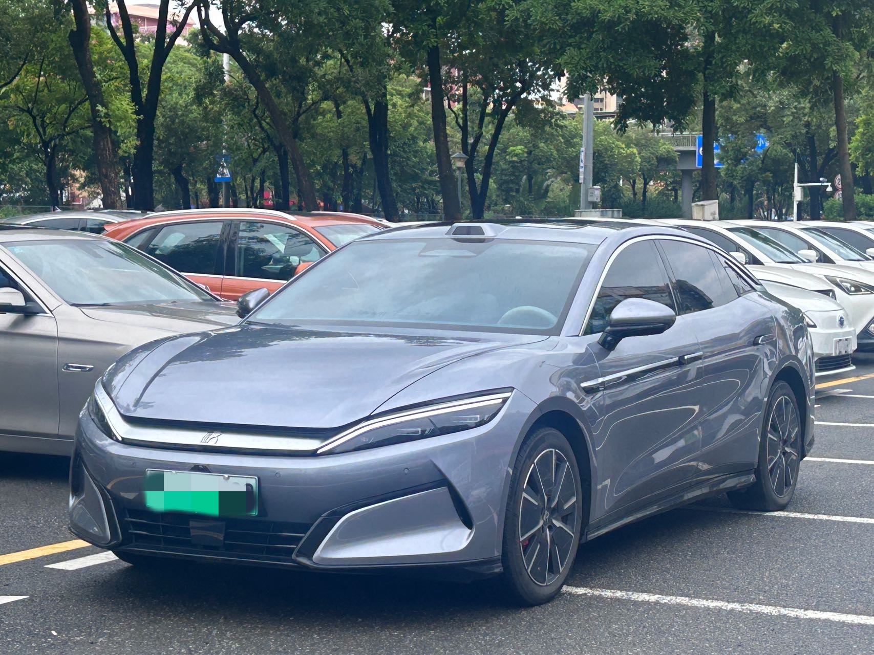 BYD HanL 2025 BYD HanL 2025 car image