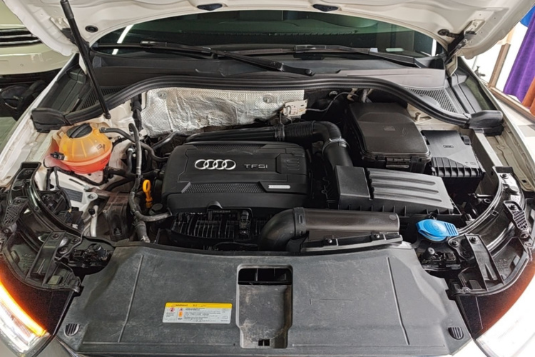 Audi Q3 2018 car image #20
