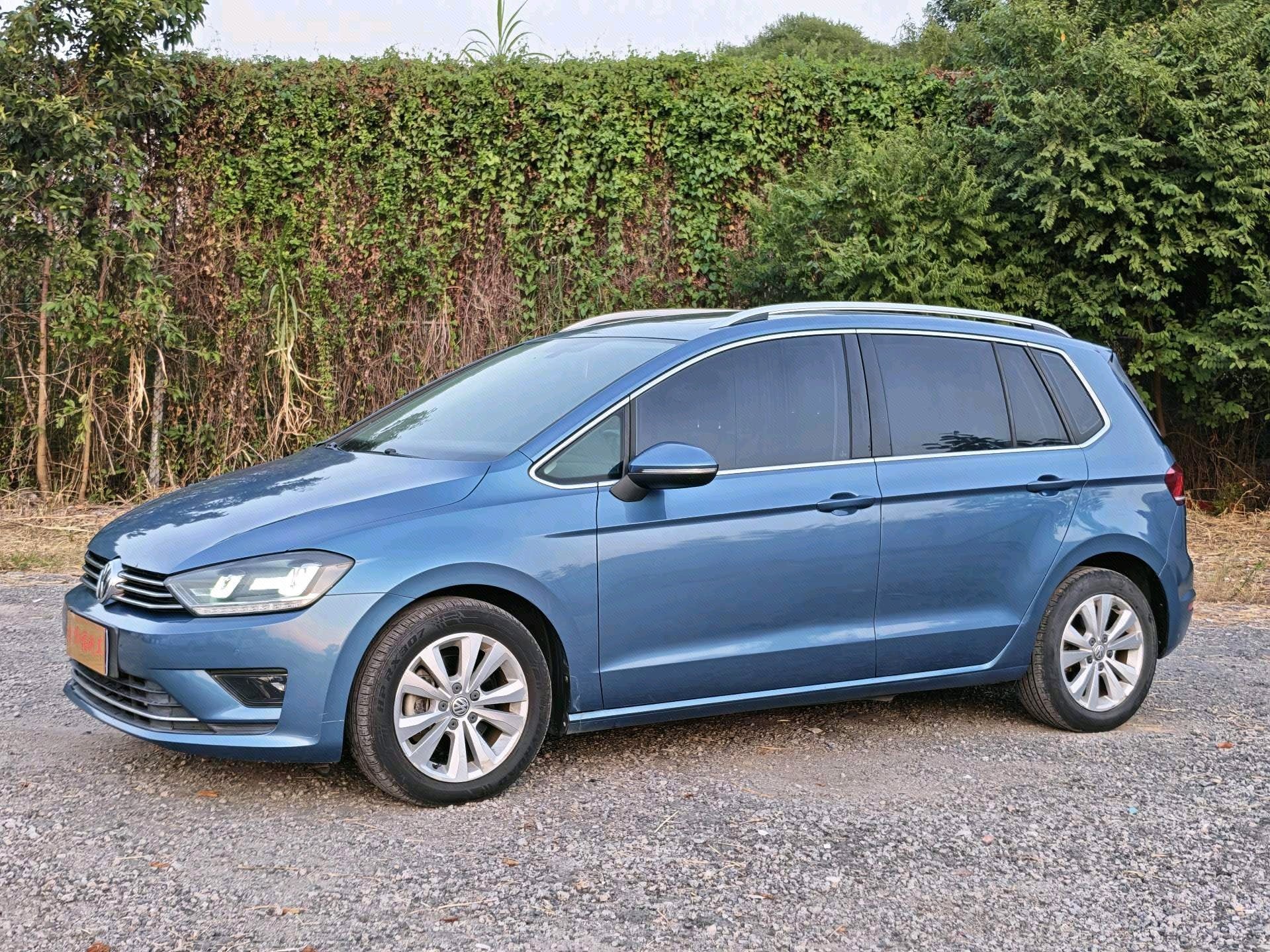 Volkswagen Golf Sportsvan 2018 Volkswagen Golf Sportsvan 2018 car image