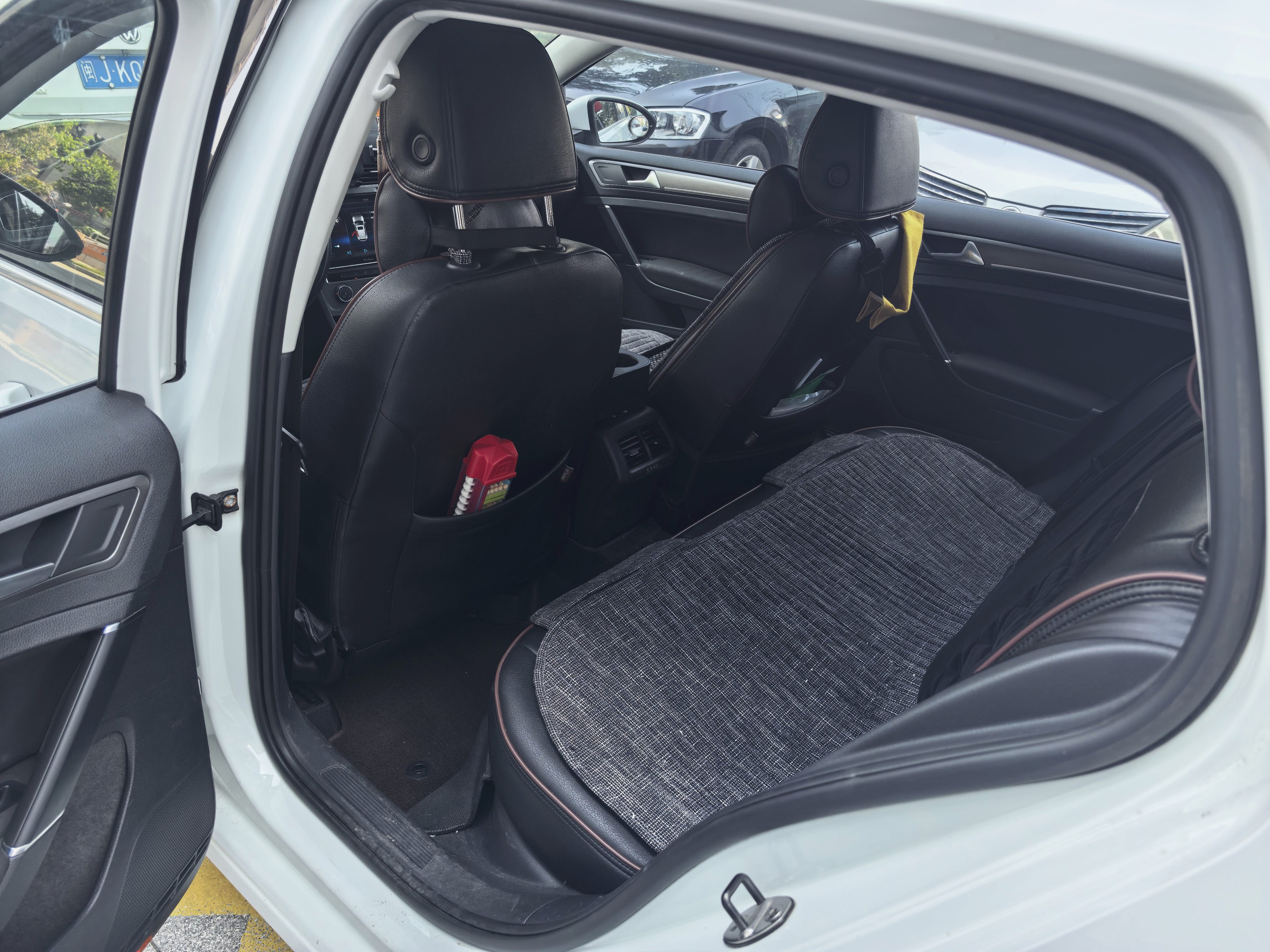 Volkswagen Golf 2015 car image #6