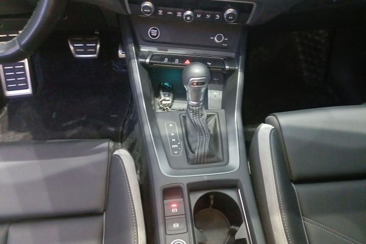 Audi Q3 2024 immagine di auto #18