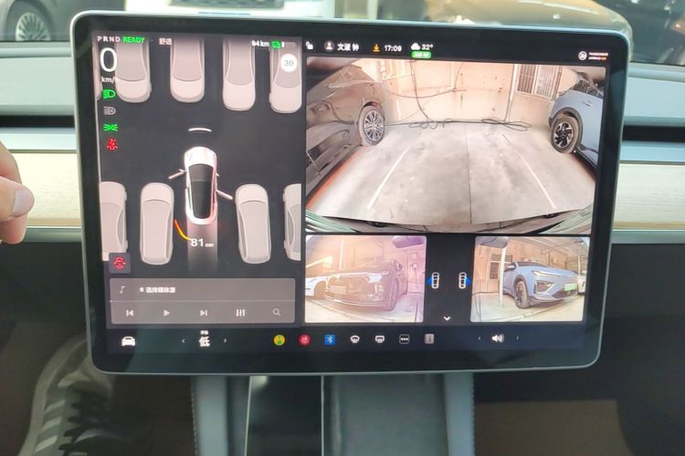 Tesla Model 3 2023 car image #17