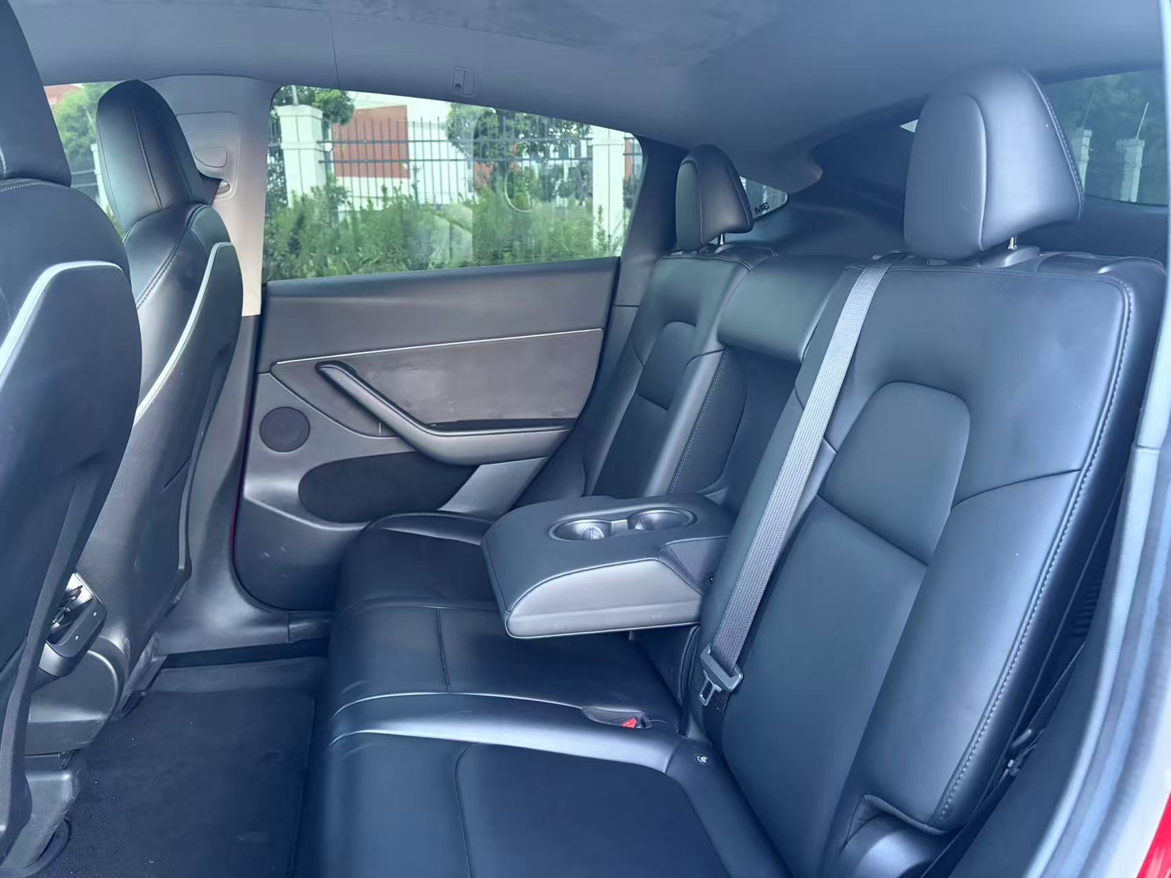 Tesla Model Y 2022 car image #7