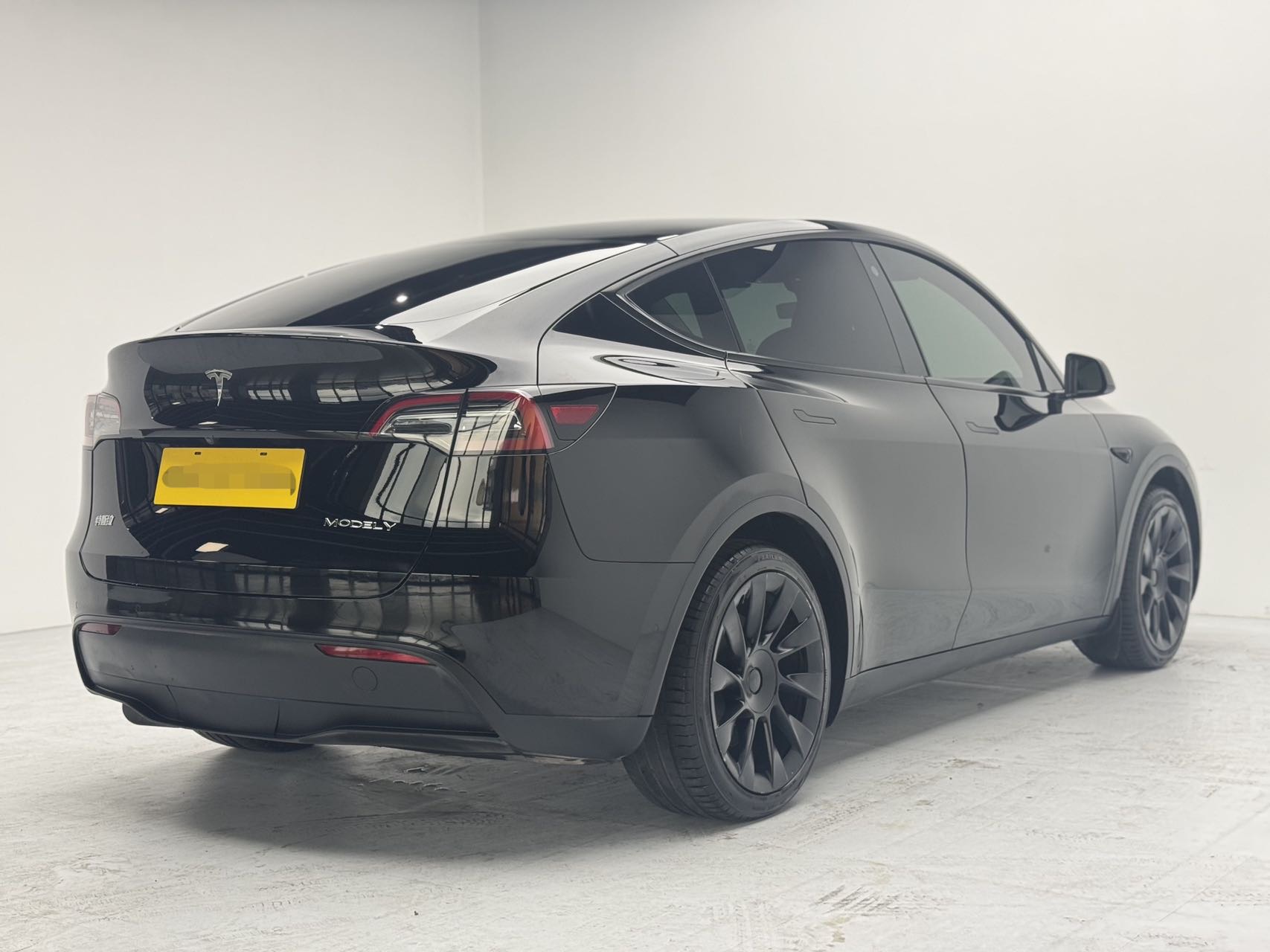 Tesla Model Y 2022 #6 Tesla Model Y 2022 car image #6