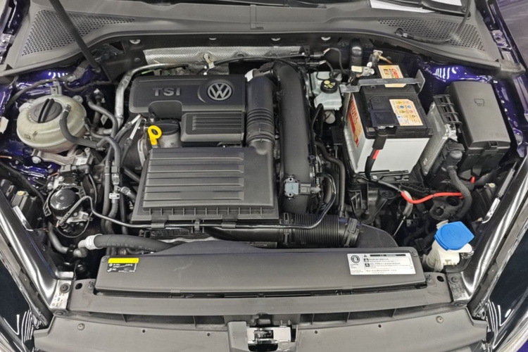 Volkswagen Golf 2019 car image #20