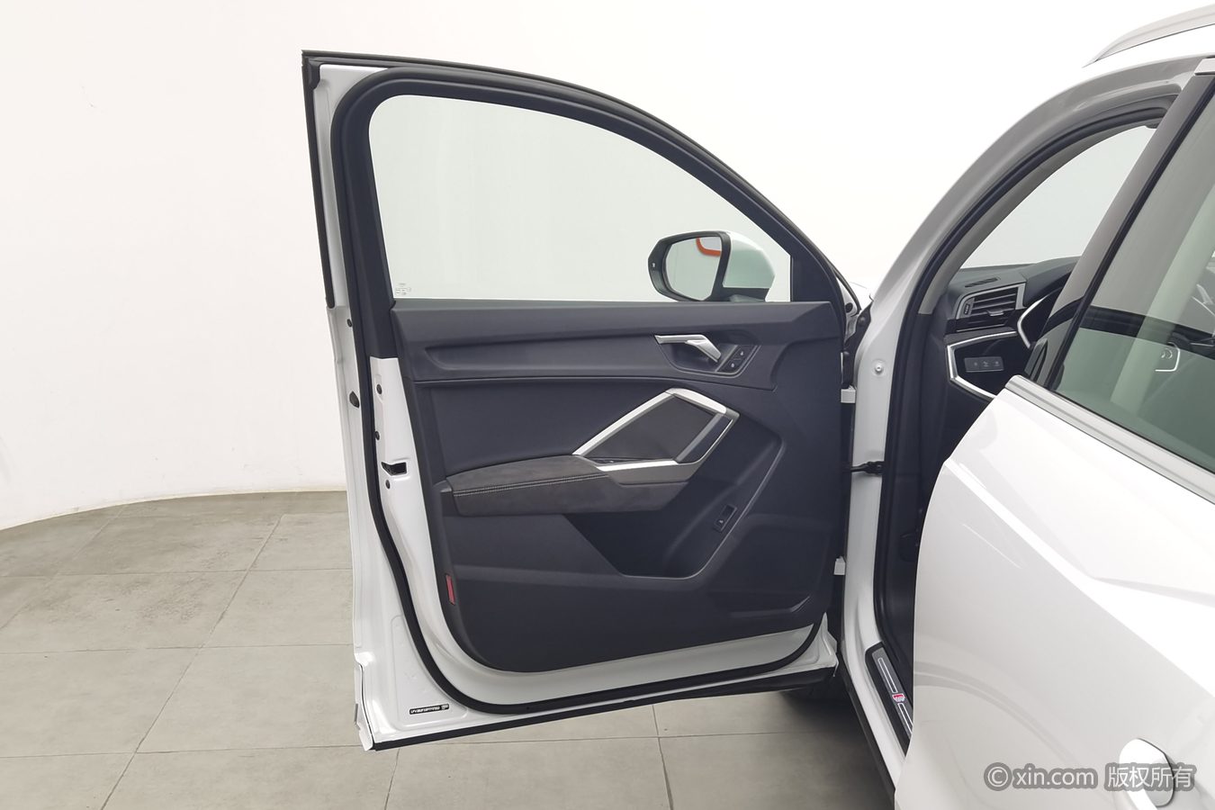 Audi Q3 2023 изображение автомобиля #8