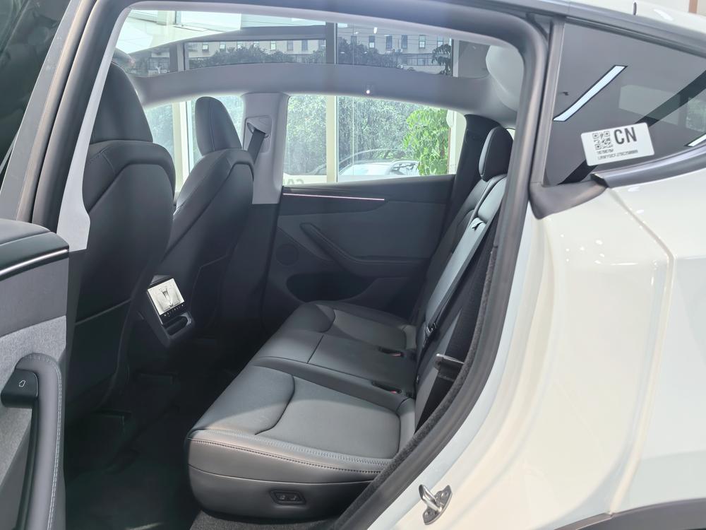 Tesla Model Y 2026 #12 Tesla Model Y 2026 immagine di auto #12