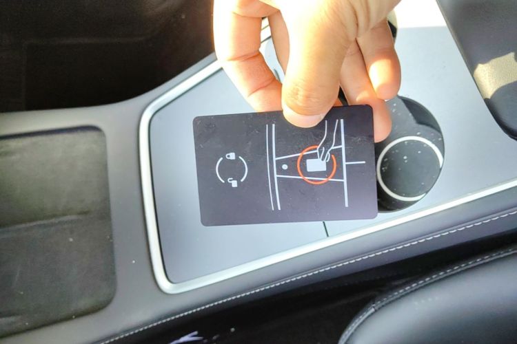 Tesla Model Y 2023 car image #9