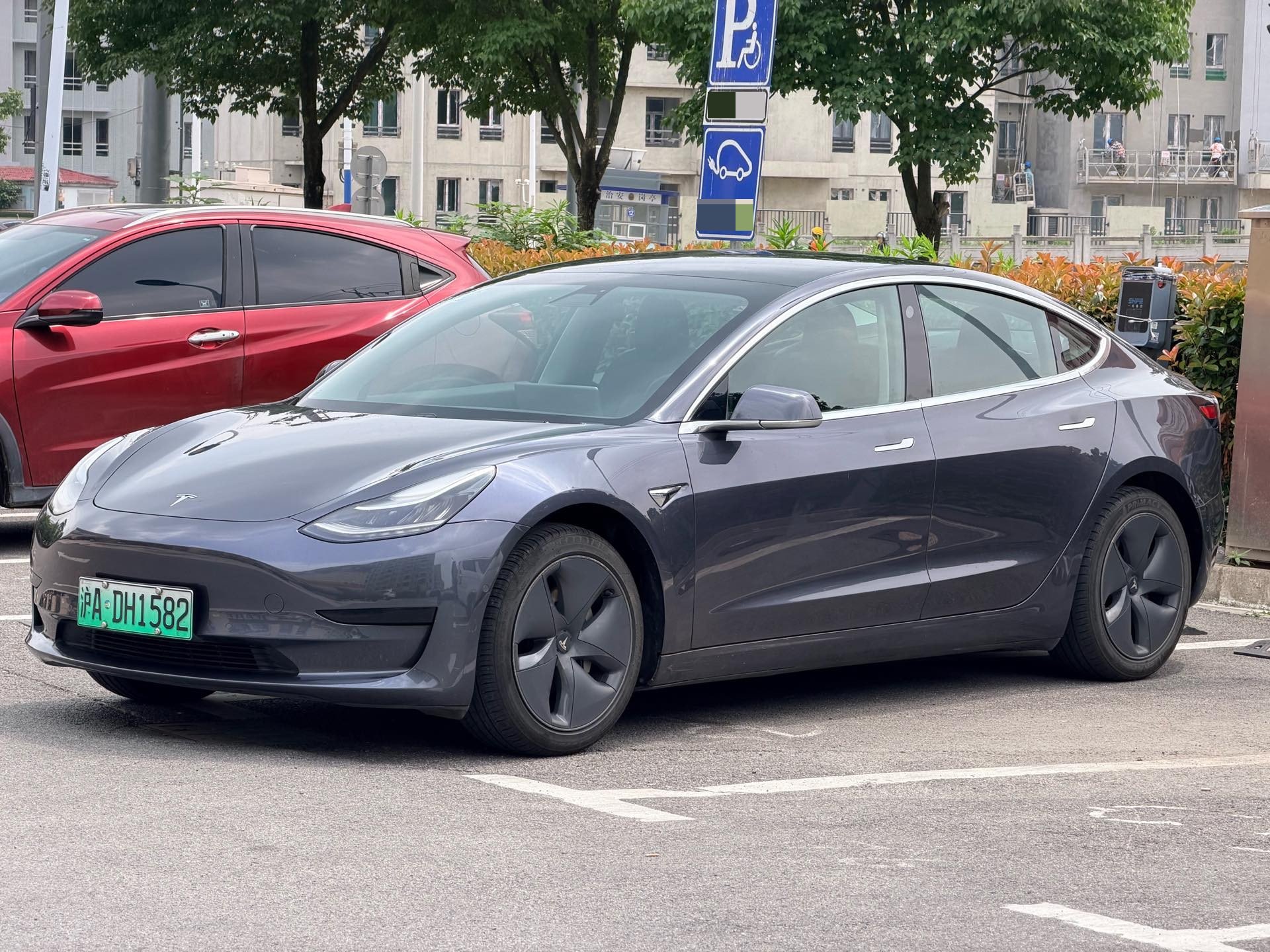Tesla Model 3 2020 Tesla Model 3 2020 immagine di auto
