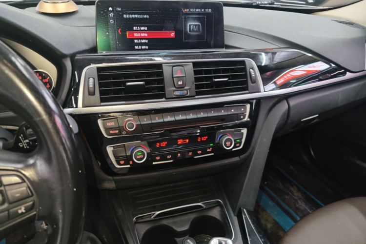 BMW 3 Series 2019 #15 BMW 3 Series 2019 car image #15