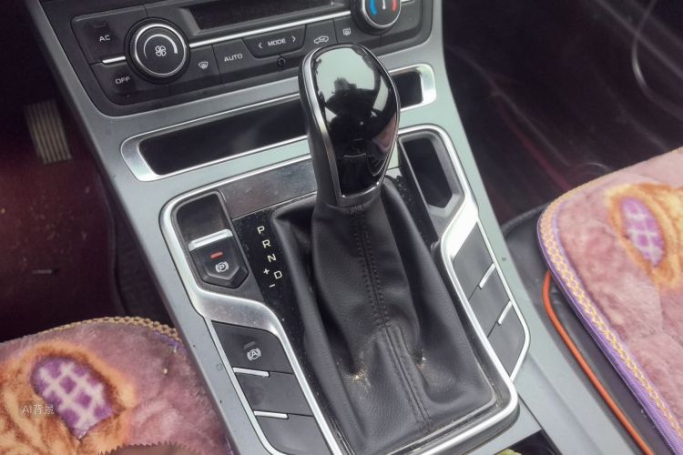 GEELY Emgrand 2021 car image #16