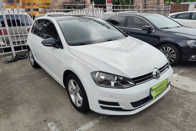 Volkswagen Golf 2017 car image #6