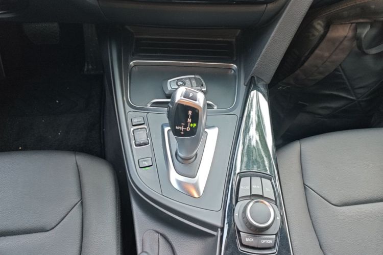 BMW 3 Series 2016 car image #14