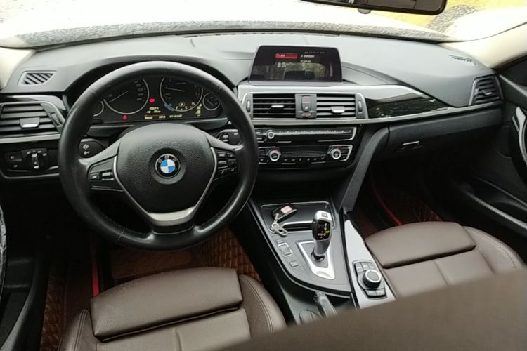 BMW 3 Series 2018 #10 BMW 3 Series 2018 car image #10