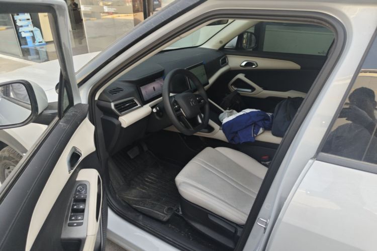 BYD YuanUP 2025 #16 BYD YuanUP 2025 car image #16