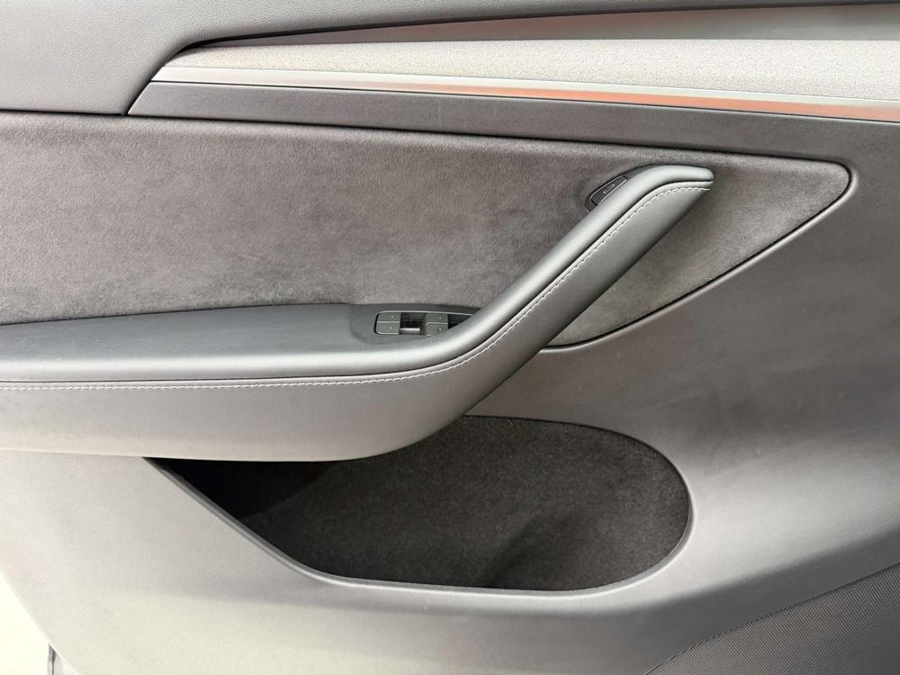 Tesla Model Y 2024 #11 Tesla Model Y 2024 car image #11