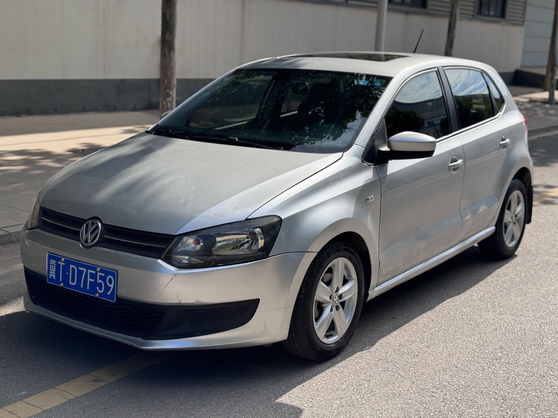 Volkswagen Polo 2012 Volkswagen Polo 2012 car image