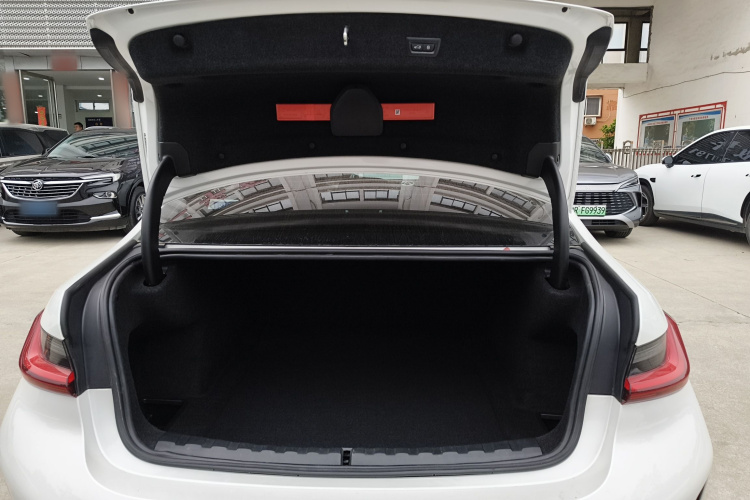 BMW 3 Series 2023 car image #16