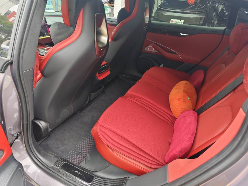MI SU7 2024 car image #3