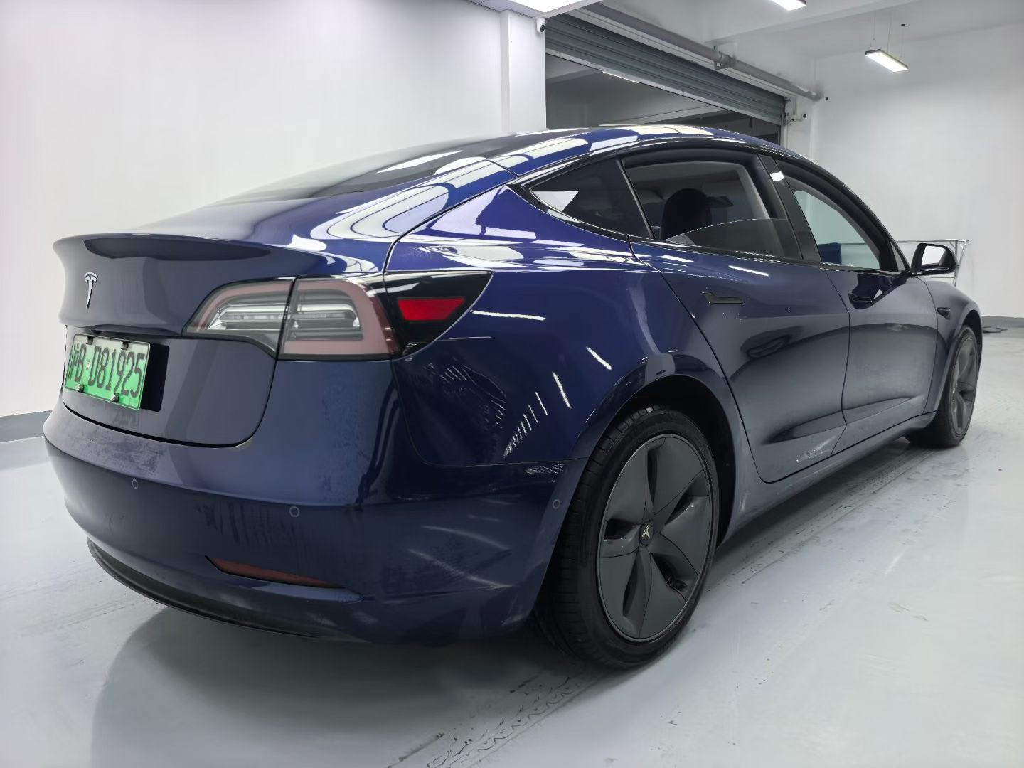 Tesla Model 3 2020 car image #4