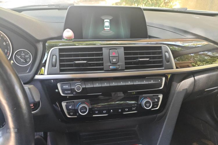BMW 3 Series 2018 car image #15