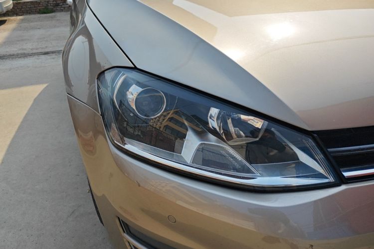 Volkswagen Golf 2017 car image #8