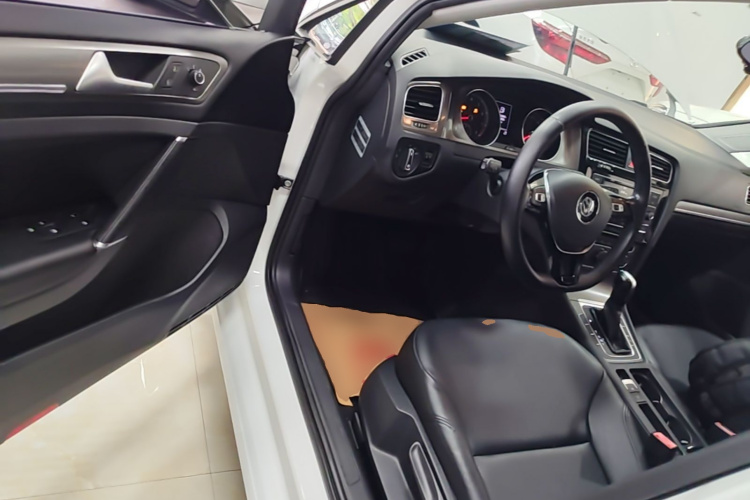 Volkswagen Golf 2016 car image #16