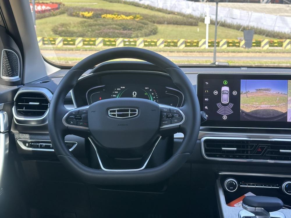 GEELY Coolray 2023 #30 GEELY Coolray 2023 car image #30
