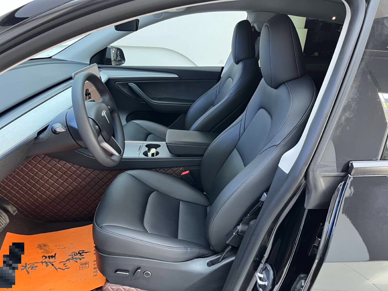 Tesla Model Y 2023 car image #6