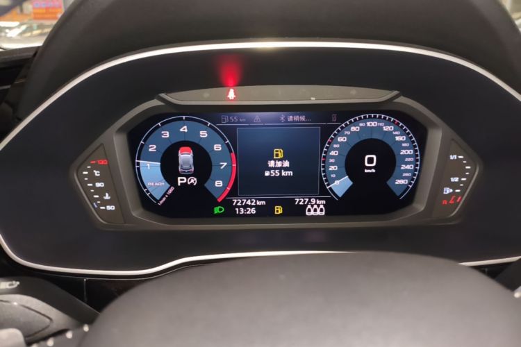 Audi Q3 2019 car image #12