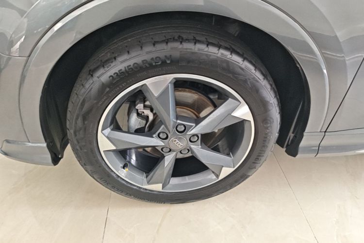 Audi Q3 2019 #9 Audi Q3 2019 car image #9