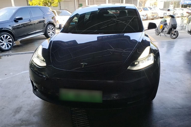 Tesla Model 3 2020 car image #3
