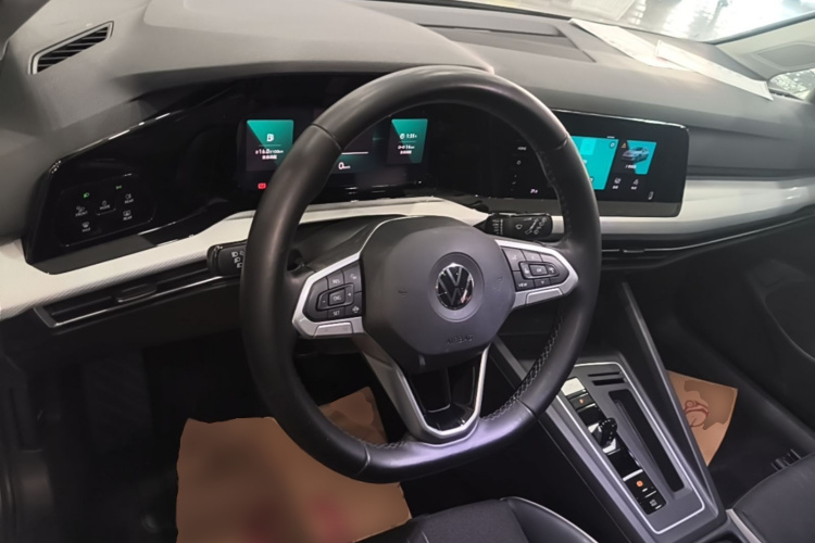 Volkswagen Golf 2021 car image #15