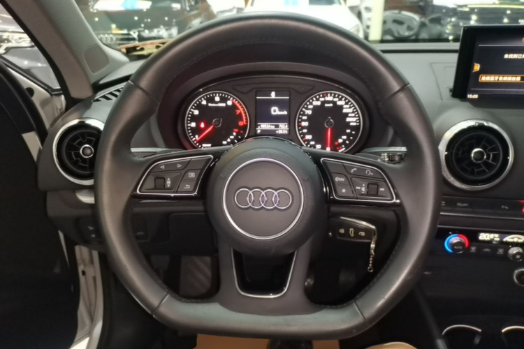Audi A3 2017 immagine di auto #11