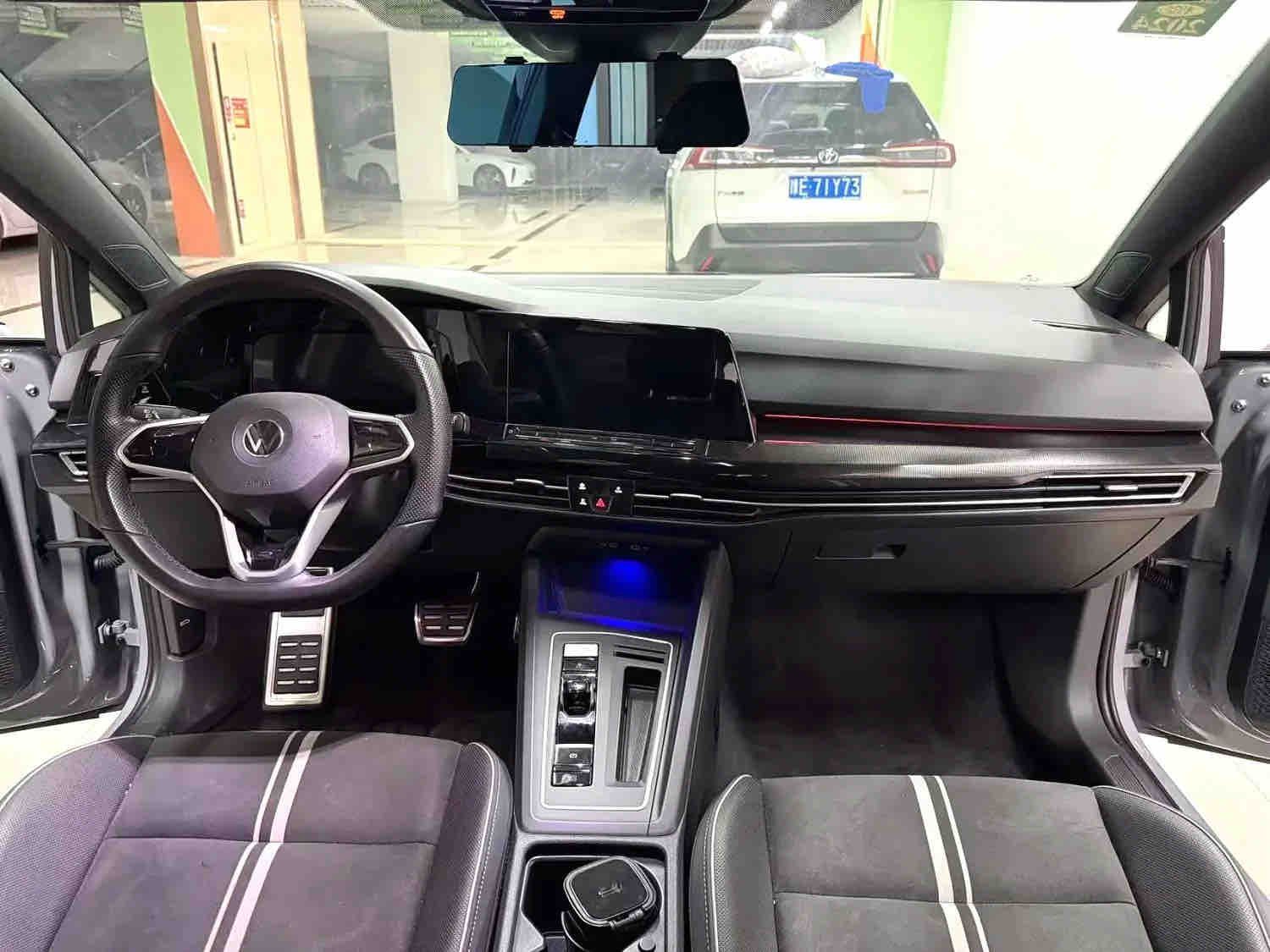 2022 car image #5